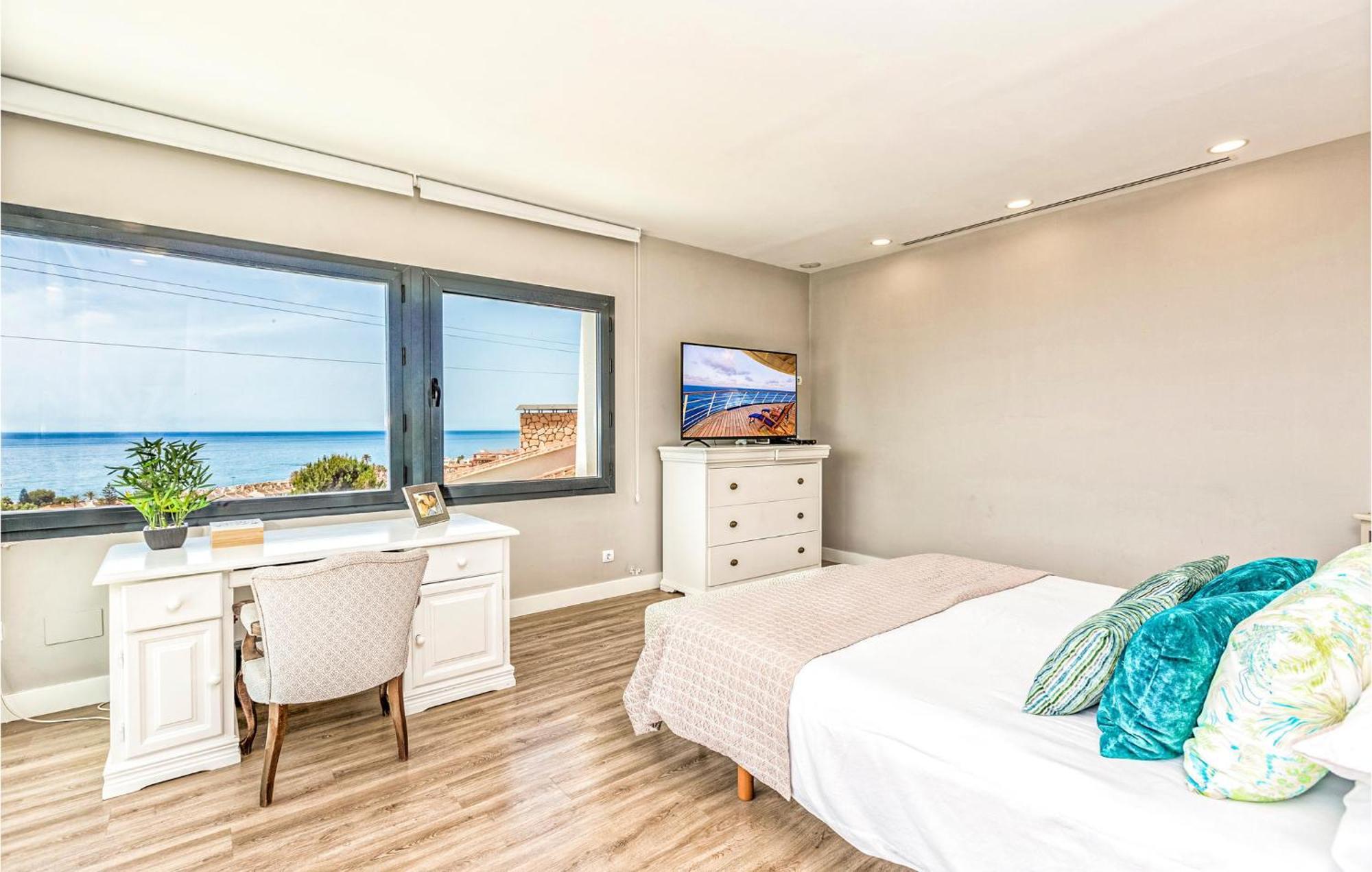 Awesome Home In Cala Del Moral With Kitchen La Cala Del Moral Экстерьер фото